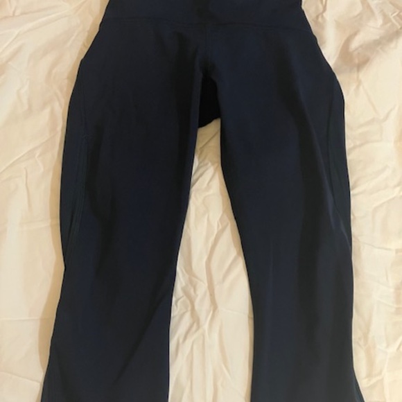 Lululemon cropped leggings, sheer side panel, size 4, deep blue - Picture 2 of 5